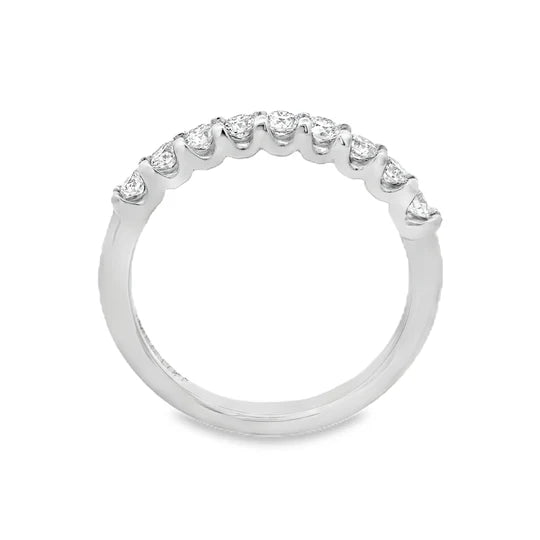 Anillo minimalista con diamantes corte redondo brillante — Amelia Maia.