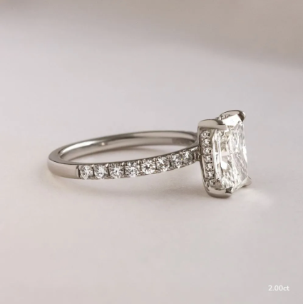 Anillo de Compromiso Radiant Diamond · 2.00 ct