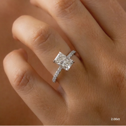 Anillo de Compromiso Radiant Diamond · 2.00 ct