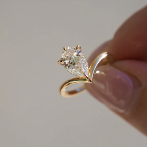 Anillo de Compromiso Pear Diamond · 2.00 ct