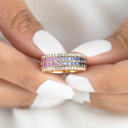 Anillo eternity aura multicolor en plata 925 con diamantes de laboratorio sostenibles — Amelia Maia.