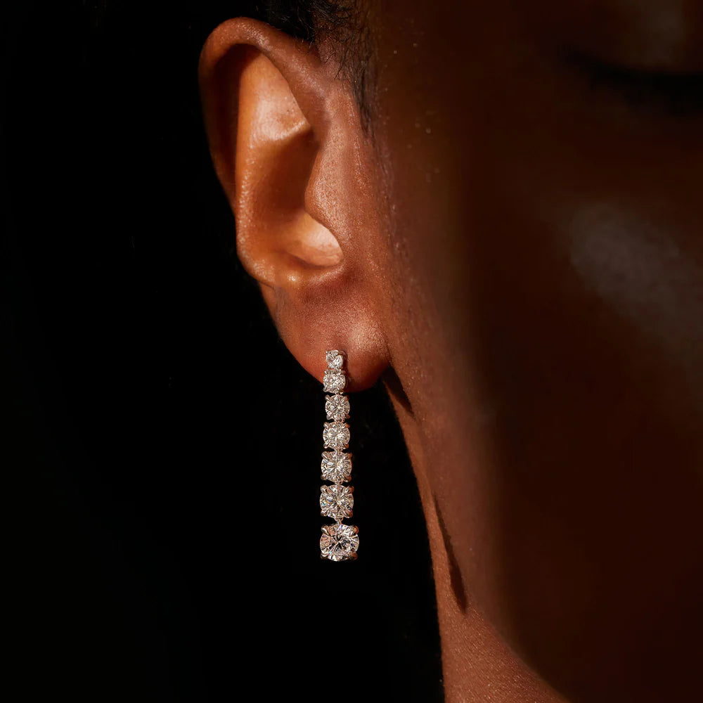 Pendientes elegantes con caída de diamantes — Amelia Maia