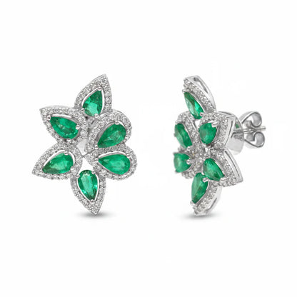 Aretes flor de esmeralda lab-grown con 3 ct totales y diseño floral en oro sólido de 14K