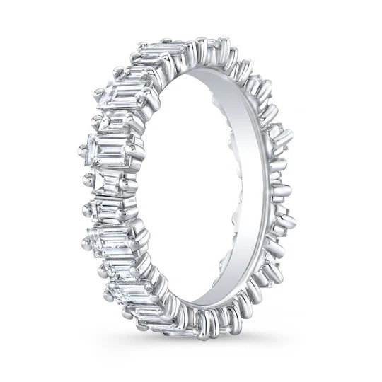 Anillo de eternidad moderno con cierre envolvente — Amelia Maia.