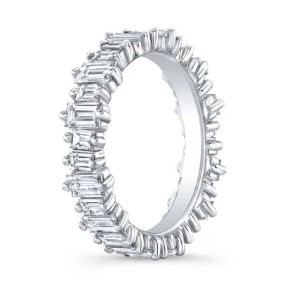 Anillo de eternidad moderno con cierre envolvente — Amelia Maia.