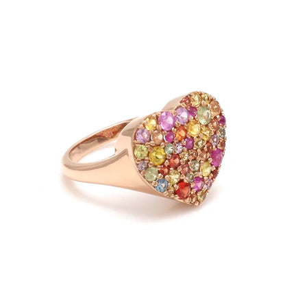 Anillo de lujo ético con diamantes de laboratorio multicolor en forma de corazón.