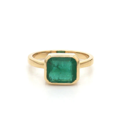Anillo con esmeralda de laboratorio corte esmeralda en oro — Amelia Maia.
